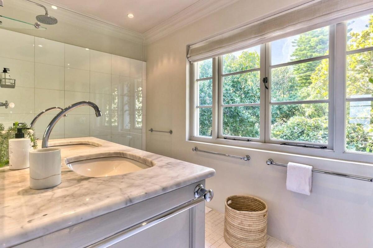 Lush Family Home In Prestigious Area Cape Town Luaran gambar