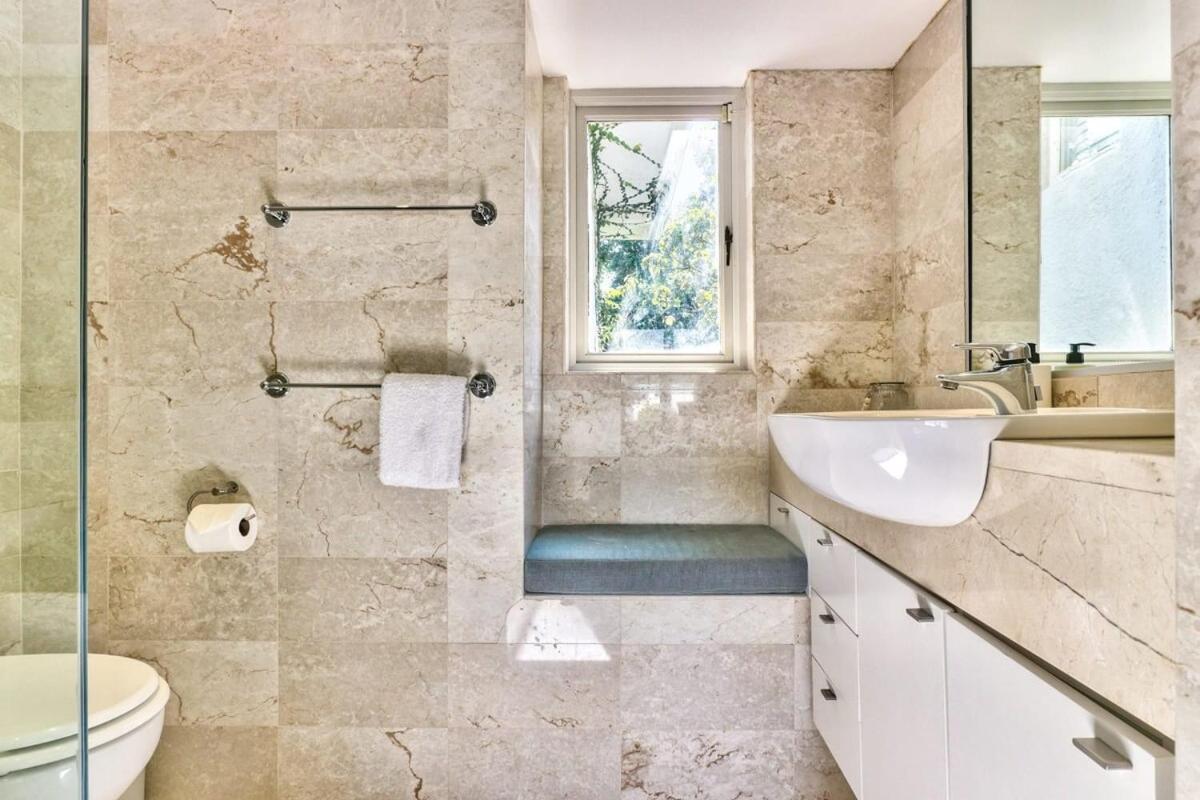 Lush Family Home In Prestigious Area Cape Town Luaran gambar